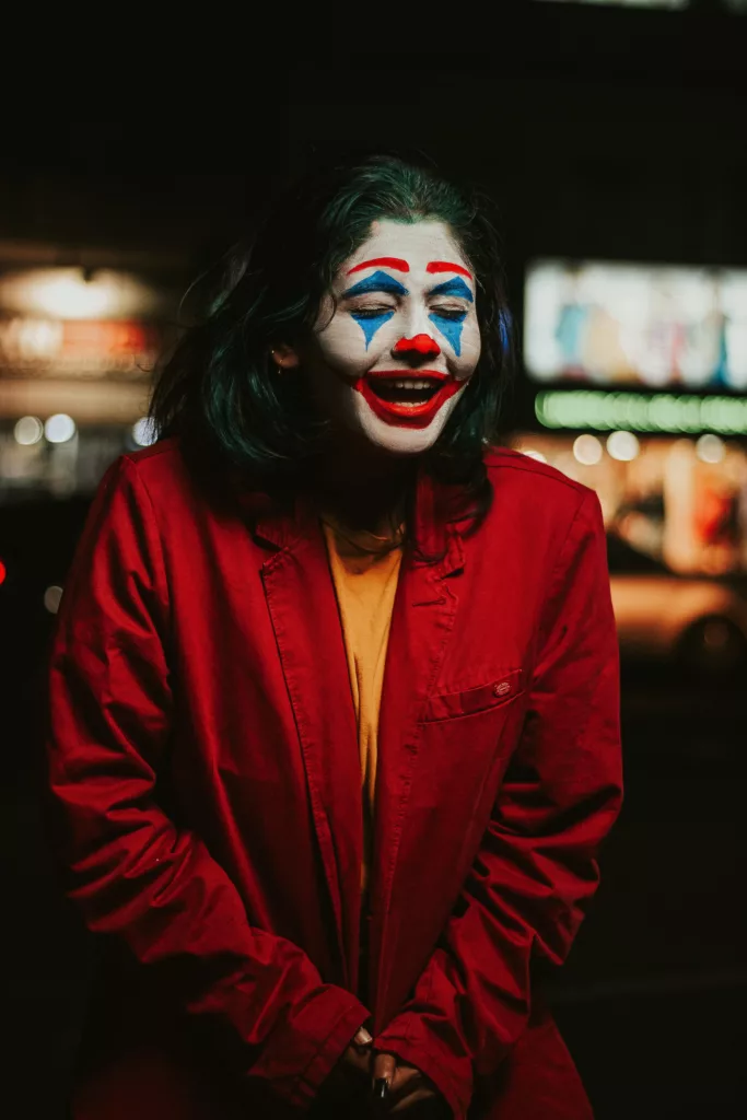 joaquin phoenix joker cosplay